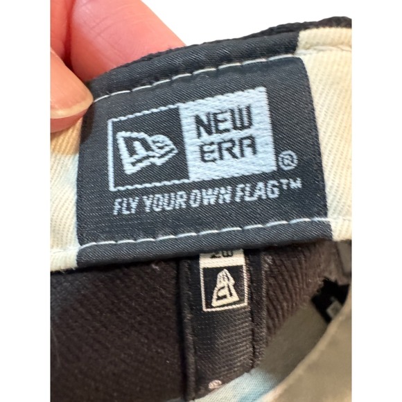 Philadelphia Phillies New Era MLB Fitted Hat Black Burgundy Size 7 1/4 - Picture 5 of 8